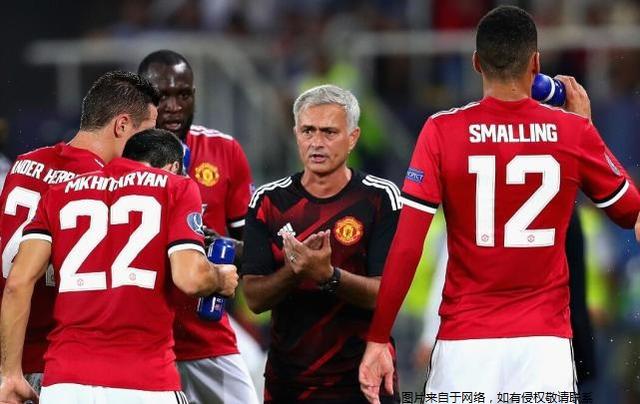  纽卡斯尔联防守反击战术击溃狼队防线